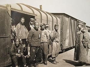 ANTIQUE 1920s CHINA CHINESE TRAIN RR TRACKS WORKERS OCCUPATIONAL SNAPSHOT PHOTO