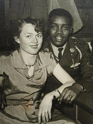 VINTAGE AFRICAN AMERICAN MAN BRITISH LADY 1952-53 INTERRACIAL HISTORY FINE PHOTO