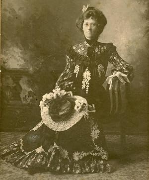 ANTIQUE EARLY 1899 LADY NELSON JAMESTOWN ND AMERICAN FOLK ART BUTTERFLY PHOTO