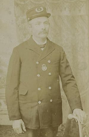 ANTIQUE 1880s POLICE POLICEMAN MEDALS BUTTONS #1 CABINET CARD VICTORIAN PHOTO
