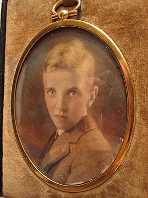 ANTIQUE HANDSOME YOUNG AMERICAN BLONDE BOY BLUE EYES OVAL CASED IMAGE OLD PHOTO