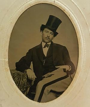 ANTIQUE ARTISTIC GENT GQ HAND DOWN PANTS MUSEUM QUALITY TOP HAT TINTYPE PHOTO
