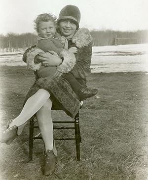OLD 1929 WILKIE SASKATCHEWAN CANADA VINTAGE FLAPPER FASHION BABY MOM FUN PHOTO