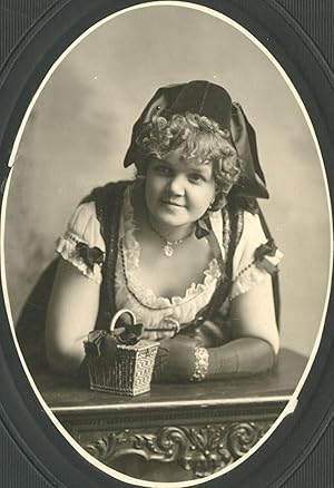 VINTAGE AMERICAN IMMIGRANT DRESS BEAUTY BLONDE WEAVED BASKET CHICAGO OLD PHOTO