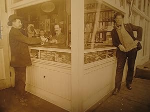 ANTIQUE SEATTLE WA 1900s TOBACCO TIN VENDOR MONEY EXCHANGE TELEPHONE SIGN PHOTO