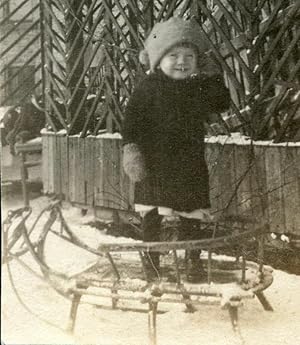 ANTIQUE VINTAGE SLED SLEDDING YOUNG BOY AMERICAN ARTISTIC LINES WOOD OLD PHOTO