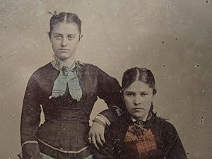 ANTIQUE AMERICAN BEAUTY CIVIL WAR ERA UNION FLAG COLORS NH GIRLS TINTYPE PHOTO