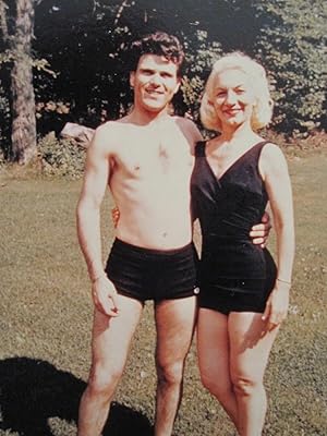 VINTAGE 1962 KODACHROME B&W BATHING SUITS BLONDE ATHLETIC COUPLE MUSCLES PHOTO