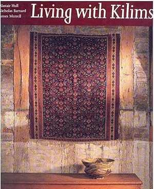 Immagine del venditore per Living with Kilims venduto da Miliardi di Parole