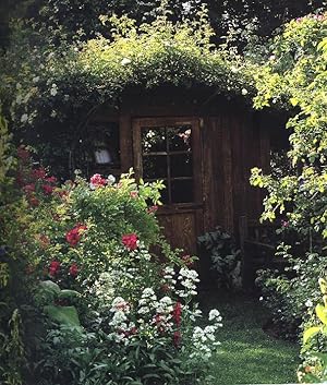 Imagen del vendedor de A shelter in the Garden : playhouses, treehouses, gazebos, sheds, and other outdoor structures a la venta por Joseph Valles - Books