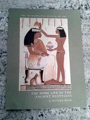 Imagen del vendedor de THE HOME LIFE OF THE ANCIENT EGYPTIANS. A picture book a la venta por Itziar Arranz Libros & Dribaslibros