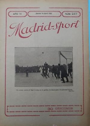 MADRID - SPORT. REVISTA DEPORTIVA. FOTO DE CUBIERTA UN CORNER CONTRA EL REAL UNION (DE IRUN), 192...