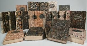 Bild des Verkufers fr Collection of twenty one Dutch batik bindings from the series Meulenhoff's Kleine Boeken van groote schrijvers. zum Verkauf von Gert Jan Bestebreurtje Rare Books (ILAB)