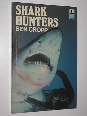 Immagine del venditore per Shark Hunters venduto da Manyhills Books