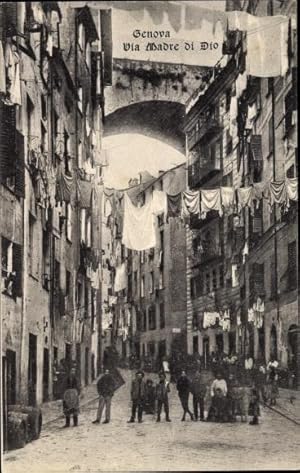 Bild des Verkufers fr Ansichtskarte / Postkarte Genova Genua Ligurien, Via Madre di Dio, Wscheleinen, Brcke zum Verkauf von akpool GmbH