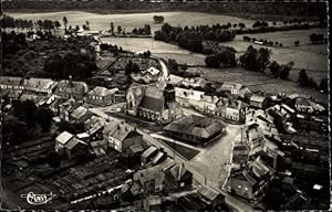 Seller image for Ansichtskarte / Postkarte Launois Ardennes, Vue arienne, l'Eglise et l'Ecole des Filles for sale by akpool GmbH