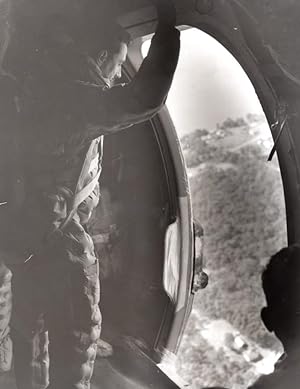 Australia Point Cook RAAF Squadron V. Guthrie Parachute Jump old Photo 1956