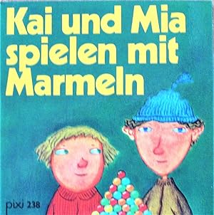 Kai Und Mia Speilen Mit Marmeln