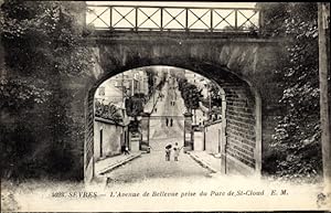 Ansichtskarte / Postkarte Sèvres Ville d'Avray Hauts de Seine, L'Avenue de Bellevue prise du Parc...