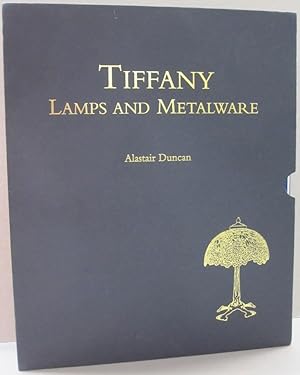 Immagine del venditore per Tiffany Lamps and Metalware An Illustrated Reference to Over 2000 Models venduto da Midway Book Store (ABAA)