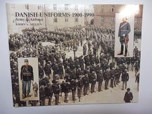 DANISH UNIFORMS 1900-1990 Army & Airforce Töjhusmuseet *.