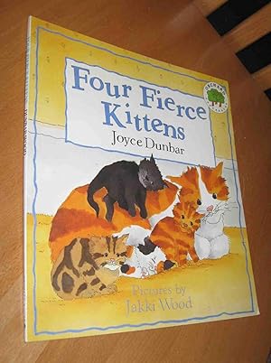 Bild des Verkufers fr Four fierce Kittens - Pictures by Jakki Wood zum Verkauf von Dipl.-Inform. Gerd Suelmann