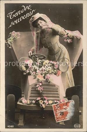 Bild des Verkufers fr Postkarte Carte Postale Foto Circe Nr. 4362 Oldtimer Frau Blumen zum Verkauf von Versandhandel Boeger