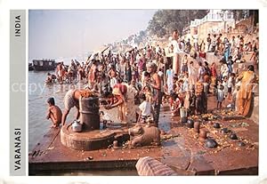 Seller image for Postkarte Carte Postale Varanasi Bathing in the holy water of Ganga for sale by Versandhandel Boeger