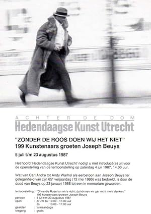Bild des Verkäufers für ZONDER DE ROOS DOEN WIJ HET NIET" 199 Kunstenaars groeten Joseph Beuys. [Einladungskarte / Invitation Card] 5 juli t/m 23 augustus 1987. zum Verkauf von Antiquariat Querido - Frank Hermann