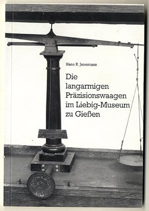 Die langarmige Präzisionswaage im Liebig-Museum zu Gießen.