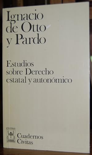 Immagine del venditore per ESTUDIOS SOBRE DERECHO ESTATAL Y AUTONOMICO venduto da Fbula Libros (Librera Jimnez-Bravo)