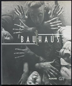 Bild des Verkufers fr Bauhaus fotografie. Dalla collezione della Fondazione Bauhaus di Dessau. zum Verkauf von Graphem. Kunst- und Buchantiquariat