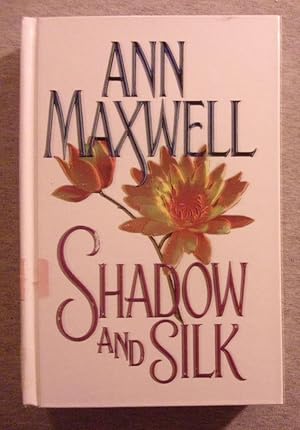 Imagen del vendedor de Shadow and Silk, Large Print Edition a la venta por Book Nook