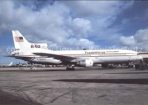 Image du vendeur pour Postkarte Carte Postale Flugzeuge Zivil Trade Winds Airlines Lockheed L-1011-385-1-15 Tristar 200 mis en vente par Versandhandel Boeger