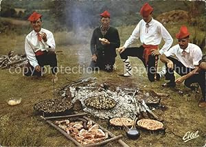 Bild des Verkufers fr Postkarte Carte Postale Trachten Frankreich Pays Catalan Cargolade Grillen zum Verkauf von Versandhandel Boeger