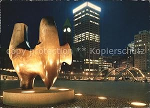 Image du vendeur pour Postkarte Carte Postale Toronto Canada Ontario Skulptur Henry Moore Stadtuhr Nachtaufnahme mis en vente par Versandhandel Boeger
