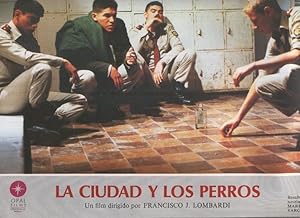 Bild des Verkufers fr Caratula cine: La ciudad y los perros, un film de Francisco J.Lombardi, numerada 08 en trasera zum Verkauf von EL BOLETIN