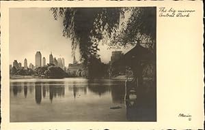 Immagine del venditore per Postkarte Carte Postale 11336665 New York City Central Park the big mirror lake New York City venduto da Versandhandel Boeger