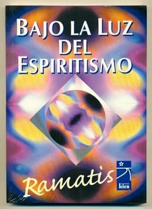 Imagen del vendedor de BAJO LA LUZ DEL ESPIRITISMO a la venta por Ducable Libros