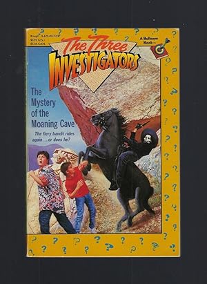 Imagen del vendedor de Mystery of the Moaning Cave #10 Three Investigators 1st Printing Bullseye Edition a la venta por Keller Books