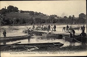 Ansichtskarte / Postkarte Pontoniere beim Pontonbrückenbau, Schweizer Soldaten