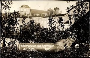 Foto Ansichtskarte / Postkarte Glückwunsch Ostern, Ostergrüße aus dem Felde 1916, Projektil, Oste...