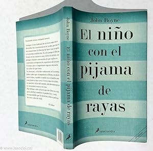 El niño con el pijama de rayas