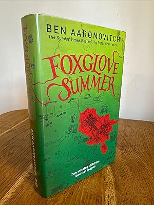 Bild des Verkufers fr Foxglove Summer ++++ A SUPERB SIGNED, LINED & PUBLICATION DATED UK FIRST EDITION - FIRST PRINTING HARDBACK + PROMO BADGE & BOOKMARK ++++ zum Verkauf von Zeitgeist Books