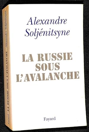 Immagine del venditore per La Russie sous l'avalanche. venduto da Librairie Lettres Slaves - Francis