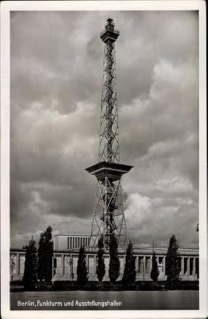 Bild des Verkufers fr Ansichtskarte / Postkarte Berlin Charlottenburg Westend, Funkturm, Ausstellungshallen zum Verkauf von akpool GmbH