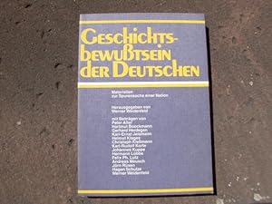 Bild des Verkufers fr Geschichtsbewutsein der Deutschen. Materialien zur Spurensuche einer Nation. Herausgegeben und mit einem Vorwort von Werner Weidenfeld. Mit Beitrgen von Peter Alter, Hartmut Bookmann, Gerhard Herdegen, Karl-Ernst Jeismann, Helmut Klages, Christoph Klemann, Karl-Rudolf Korte, Johannes Kuppe, Hermann Lbbe, Felix Ph. Lutz, Andreas Meusch, Jrn Rsen, Hagen Schulze und Werner Weidenfeld. zum Verkauf von Versandantiquariat Abendstunde