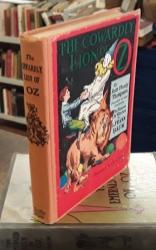 Image du vendeur pour The Cowardly Lion of Oz mis en vente par Book Gallery // Mike Riley