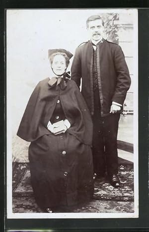 Foto-Ansichtskarte Heilsarmee, Mann und Frau, Uniform