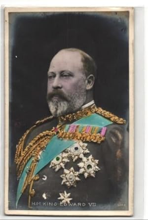 Relief-Postcard König Edward VII. von England in Uniform, Strassbesetzte Orden